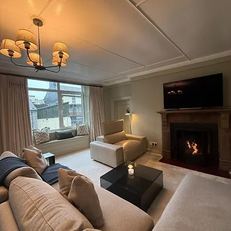 Charming 5 Bed Townhouse Casa vacanze *